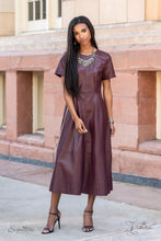 Load image into Gallery viewer, The Tanisha 2021 Zi Collection necklace