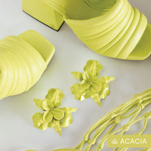 Load image into Gallery viewer, Funky Florals - Green

