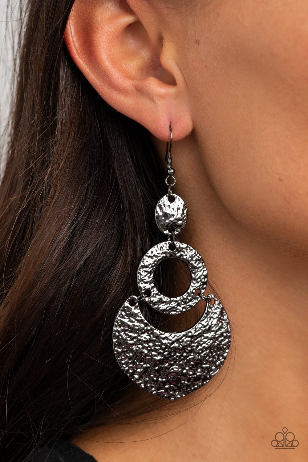 Shimmer Suite black earring