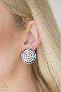 Gasby, Who? white earring