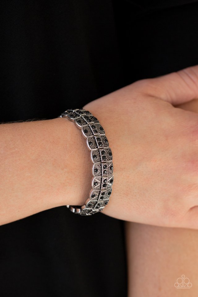 Modern Magnificence Black bracelet