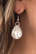 Load image into Gallery viewer, Show-Stopping Shimmer - White blockbuster necklace

