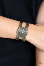 Load image into Gallery viewer, Texture Trade - Brass Bracelet
