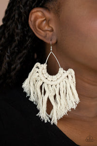 Wanna Piece of MACREME white earring