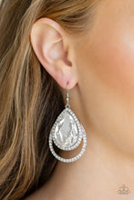 Load image into Gallery viewer, Famous - White earring
