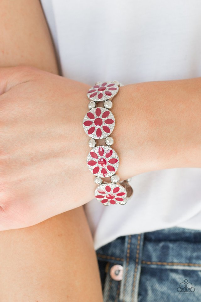 Dancing Dahlias Red bracelet