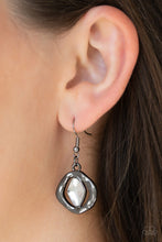 Load image into Gallery viewer, Celebrity Catwalk - Black Necklace
