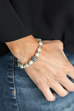 Load image into Gallery viewer, Twinkling Timelessness - White bracelet
