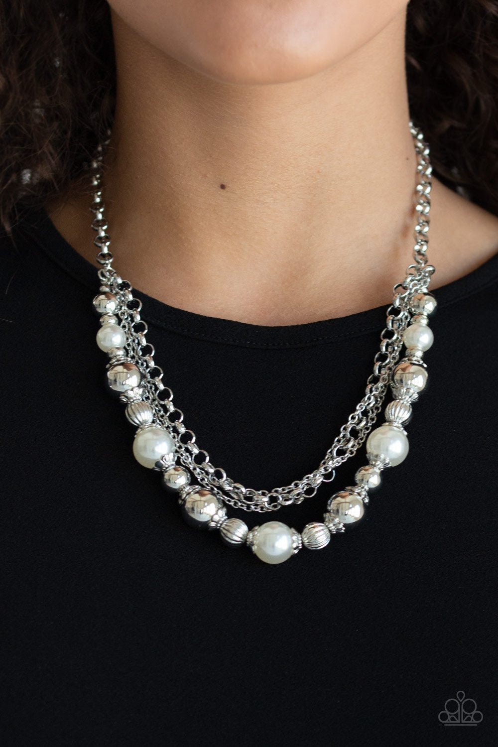 5th avenue romance white necklace