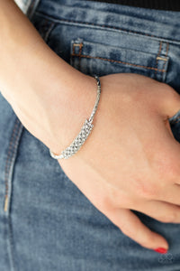 Twinkling Twist - White Bracelet