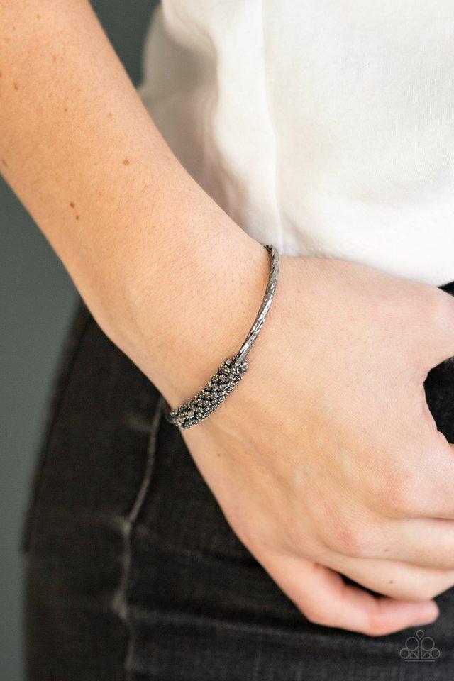 Twinkling Twist Black bracelet