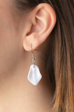 Load image into Gallery viewer, Super Bloom - White Necklace
