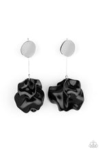 Load image into Gallery viewer, Petal Pathways - Black earring
