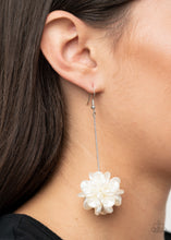 Load image into Gallery viewer, Swing Big - White earring
