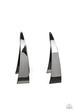 Load image into Gallery viewer, Underestimated Edge - Black earring
