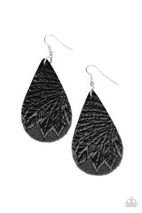 Everyone Remain PALM! - Black earring