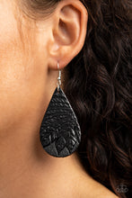 Load image into Gallery viewer, Everyone Remain PALM! - Black earring
