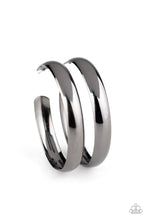 Load image into Gallery viewer, Kick Em To The CURVE - Black earring
