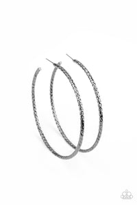 Pump Up The Volume - Black earring