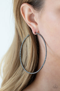 Pump Up The Volume - Black earring