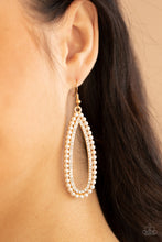 Load image into Gallery viewer, Glamorously Glowing - Gold earring
