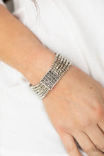 Load image into Gallery viewer, Star-Studded Showcase - Silver bracelet
