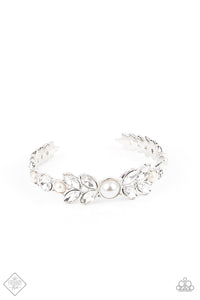 Regal Reminiscence white Fashion Fix bracelet