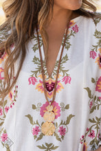 Load image into Gallery viewer, Circulating Shimmer - Gold necklace
