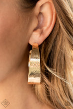 Load image into Gallery viewer, Curve Crushin - Gold necklace
