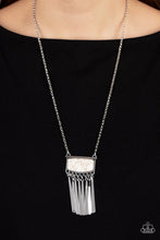 Load image into Gallery viewer, Plateau Pioneer - White necklace
