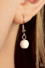 Load image into Gallery viewer, Plateau Pioneer - White necklace
