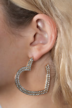 Load image into Gallery viewer, AMORE to Love - Gold earring
