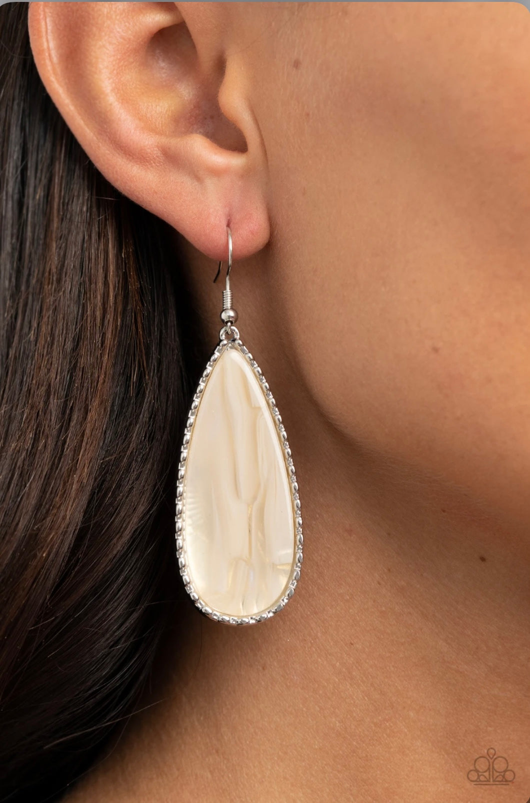 Ethereal Eloquence White earring