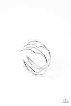Load image into Gallery viewer, Love Goes Around - Silver earring
