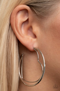 Love Goes Around - Silver earring