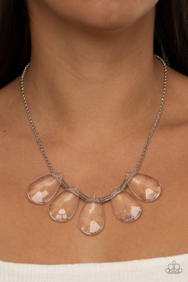 Heir it Out white Necklace