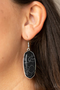 Stone Quest Black earring
