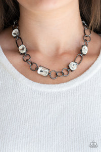 Urban District Black necklace