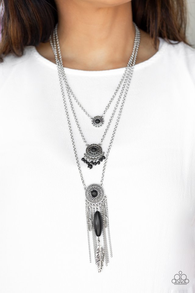Desert Daydream black necklace