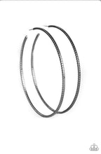 Load image into Gallery viewer, Shimmer maker black Earring
