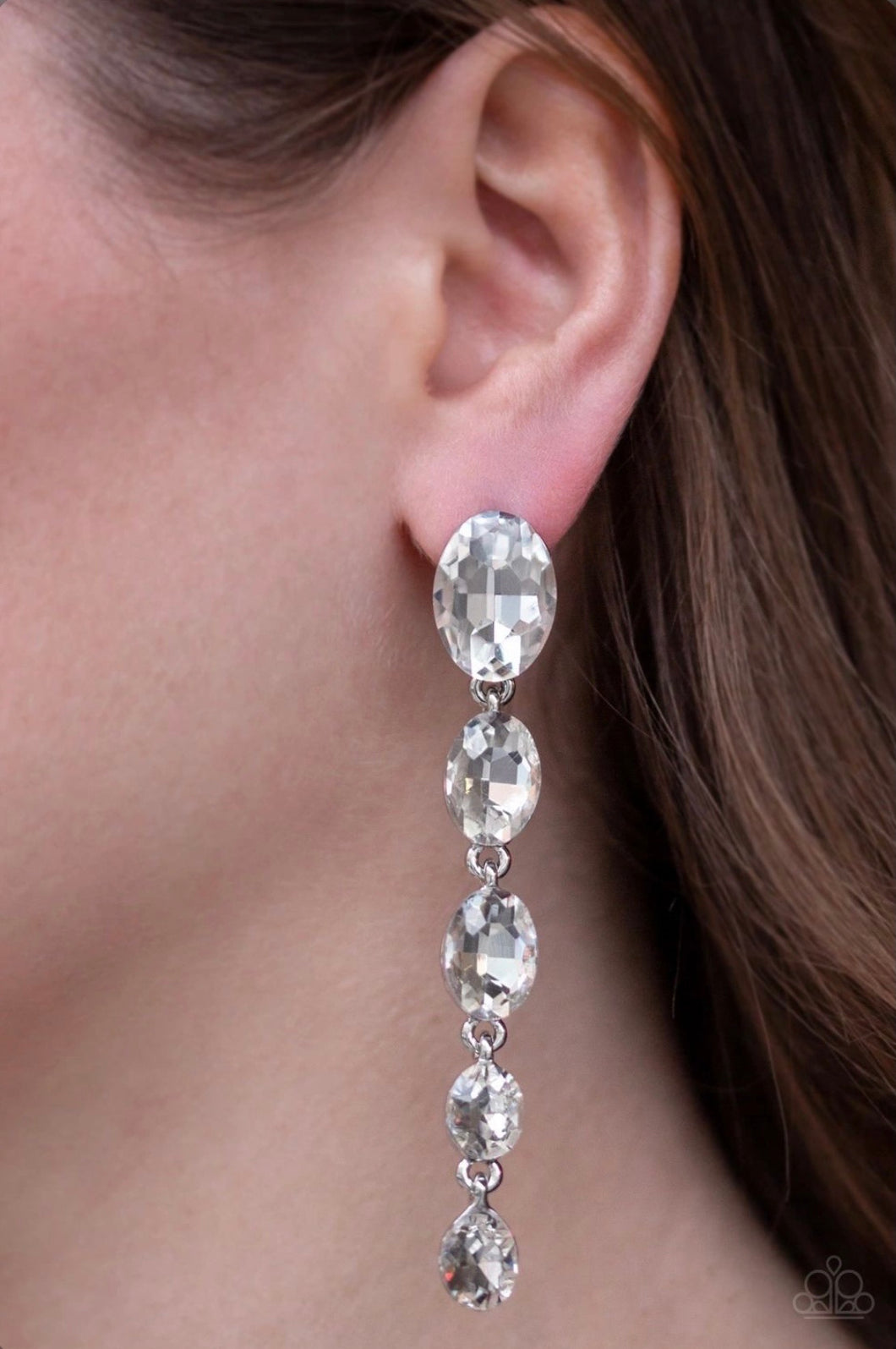 Red carpet radiance White Earring Post
