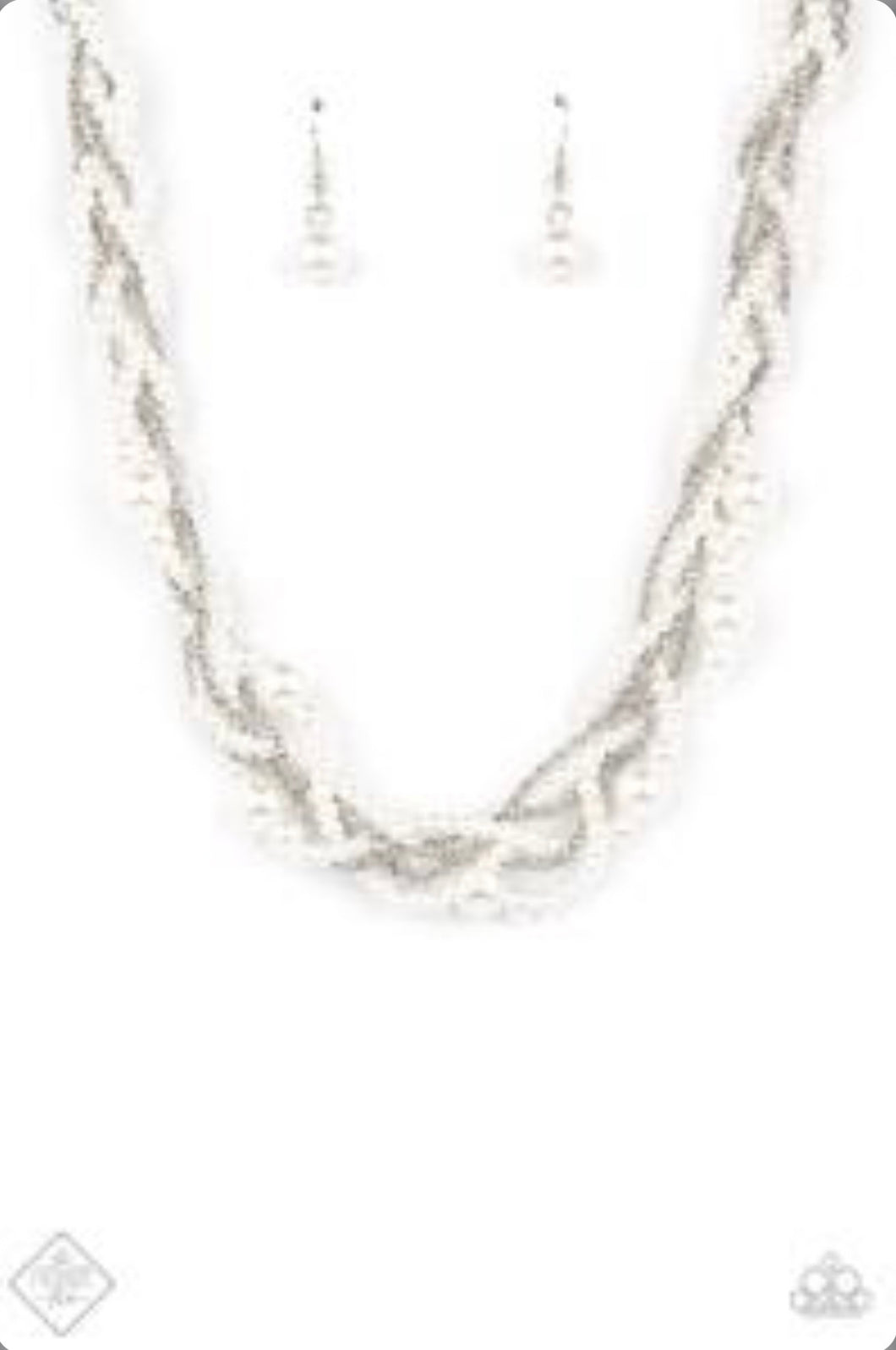 Royal Reminiscence White Necklace