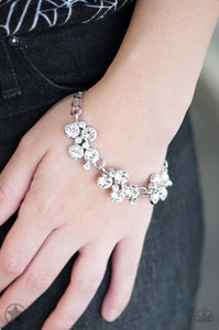 Old hollywood White Bracelet
