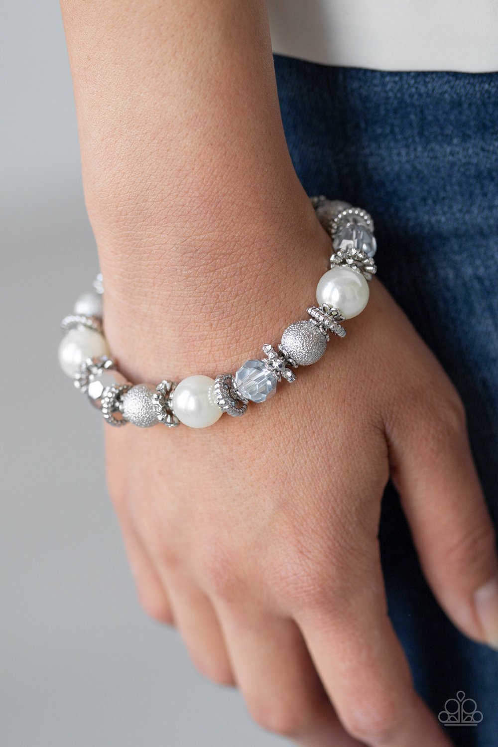 Sparkling Conversation white bracelet