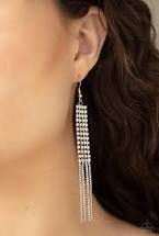 Load image into Gallery viewer, Rhinestone Romance White Earring
